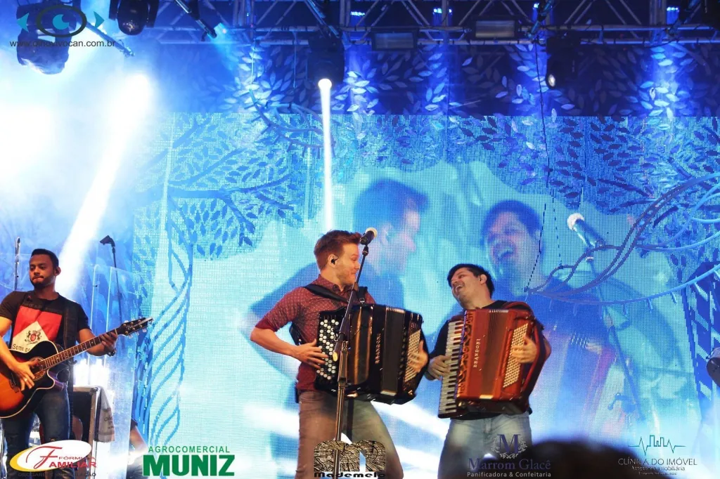 Michel Teló em show na Fazenda Silva Neto